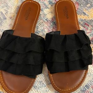 Arizona Jean Co. black and brown ruffle slides